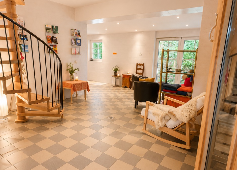 Lounge im Erdgeschoss des Saunahauses